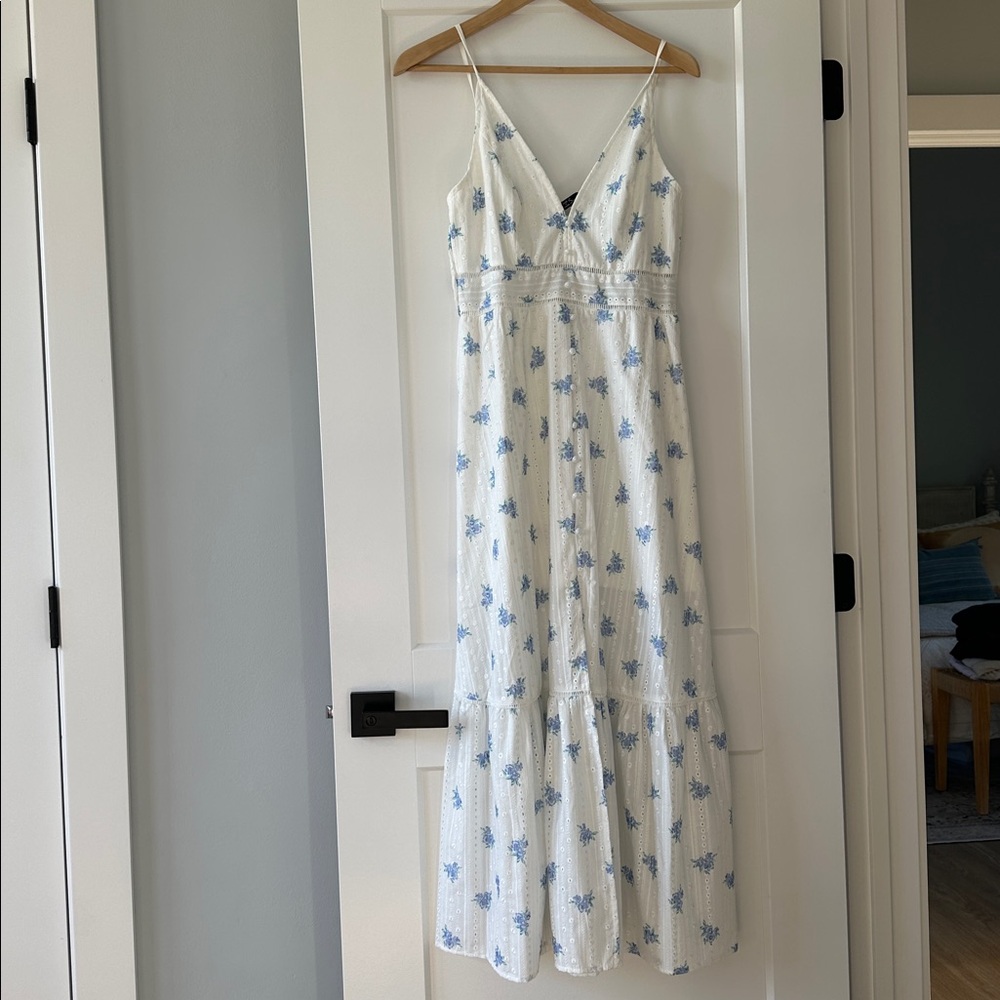 🆕 Simplee | White Dress with Blue Floral Pattern (size L)